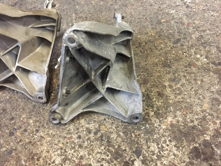 фото №7, Audi a6 c6 лапи кронштейн двигателя 4f0199308ad