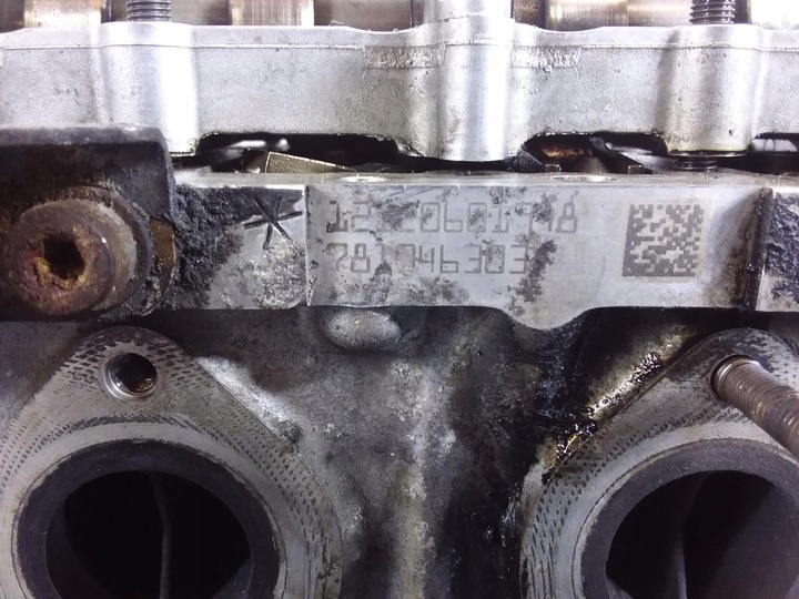 фото №7, Bmw 3 e90 e91 2.0d головка двигуна вали 7810465