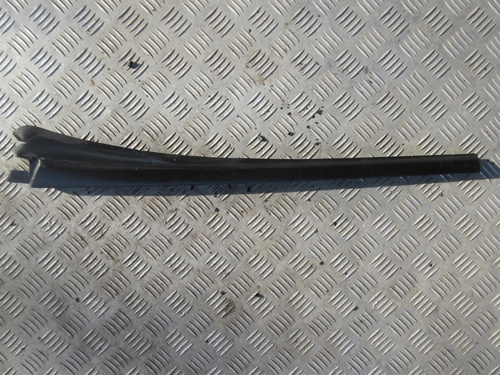 фото №1, Планка стёкла лобовой левая peugeot 5008 i