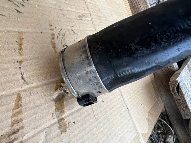 фото №3, Trax mokka шланг интеркулер выпускной 1.7 оригинальный номер gm