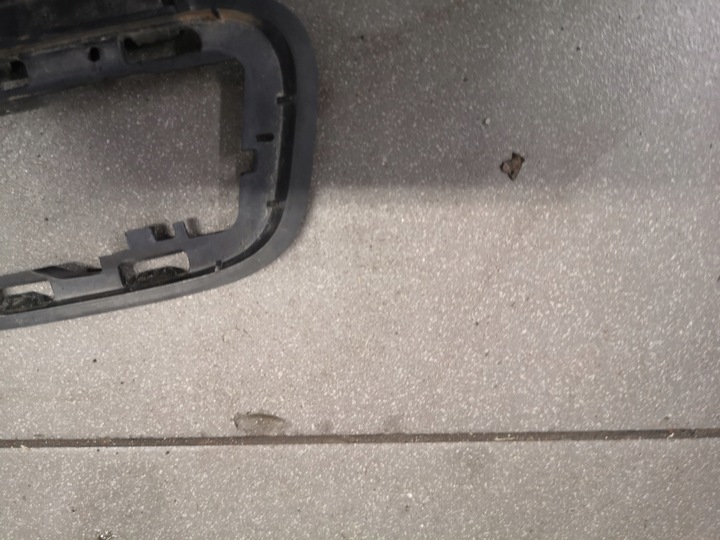 фото №3, Заглушка склоомивача ліва audi a6 c8 8k0807787b