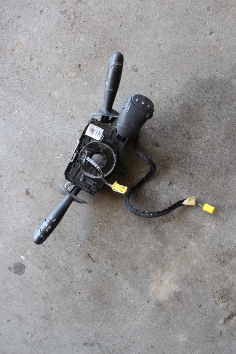 фото №1, Dacia sandero i перемикачі комбіновані стрічка