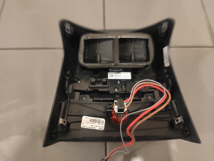 фото №11, Audi a7 4g 4g8 рестайлінг захист консолі середньої зад решітка повітропровід ідеальна