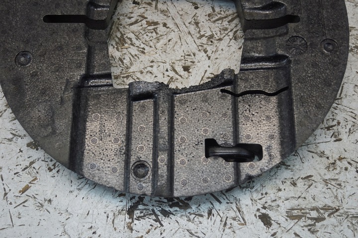 фото №8, Вкладка колёса набор ремонтный ключ audi a4 b9 8w0012109