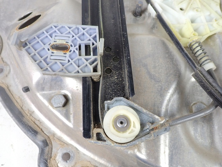 фото №5, Механізм підйому скла правий зад audi s8 d3 5.2 fsi 4e0839850a