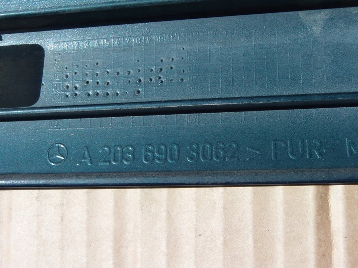 фото №4, Планка двері праві зад 2036903062 mercedes c w203 універсал 816