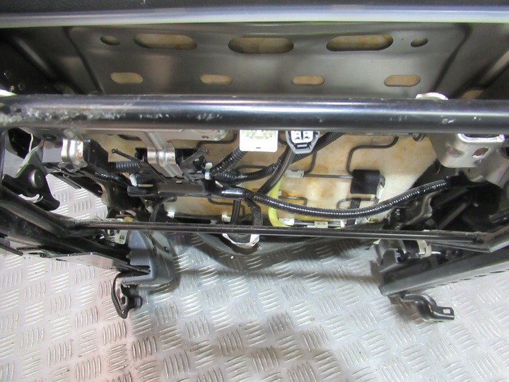 фото №12, Сидіння водія оббивка toyota avensis t27 t29 рестайлінг