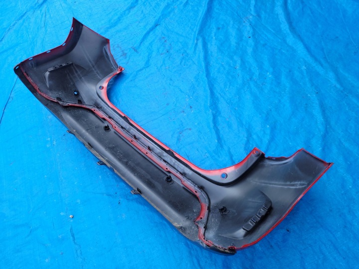 фото №11, Toyota yaris iv 4 | бампер диффузор спойлер зад cross 52159-0db40 | 0689