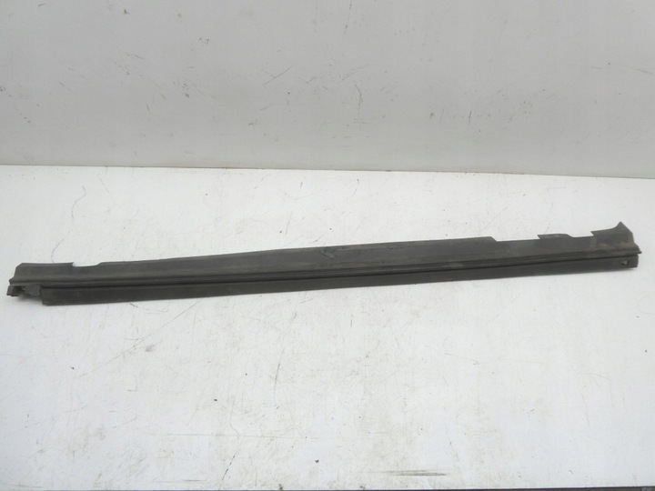 фото №1, Volvo xc40 планка порогова 31448224 права зовнішня