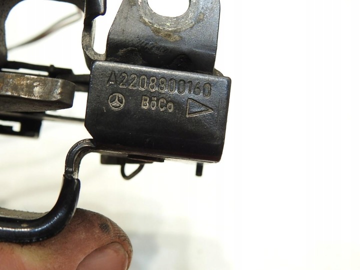 фото №6, Замок капота mercedes w220 a2208800160