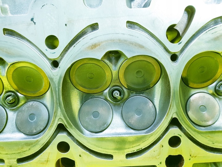 фото №14, Головка права audi q5 8r a5 8t a4 b8 a6 c7 2.8 3.2 fsi cal chv 06e103404a