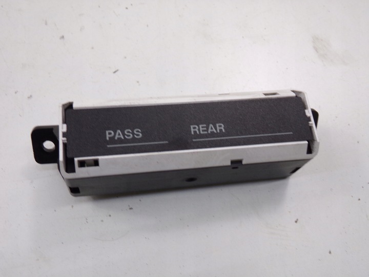 фото №1, Mazda 3 i дисплей застібка ременя br5s55260