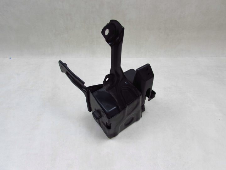 фото №8, Volvo s40 v50 v60 електропривід 1.6 d2 коробка основа акумулятора start stop