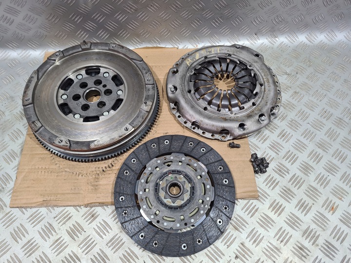 фото №1, Зчеплення маховик з двома масами колесо двомасовий astra j mokka zafira c 1.4 turbo