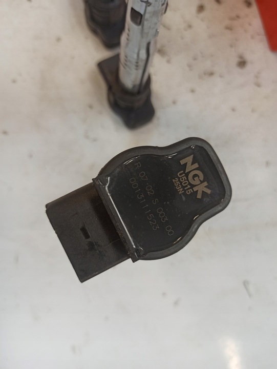 фото №10, Audi a4 b7 2.0 tfsi котушка запалювання ngk u5015 r0702s00300 0013111523 4szt