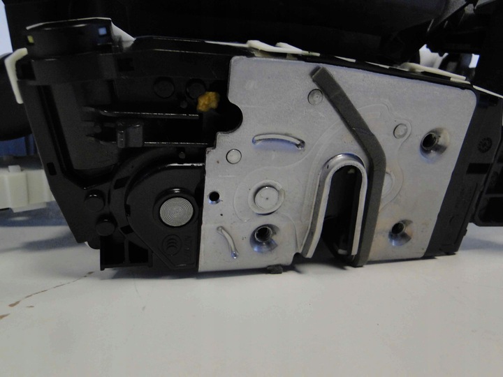 фото №6, Mercedes a w176 176 вкладка дверь задние левая замок