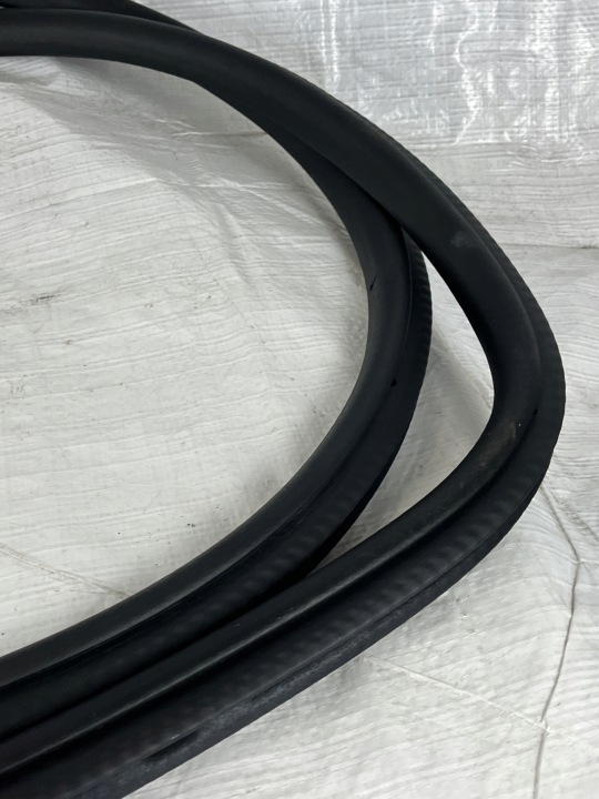 фото №9, Mercedes gle 167 уплотнитель дверь задняя a1676972600