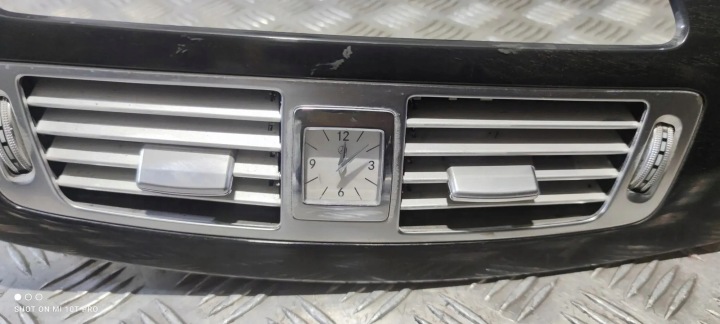 фото №9, Забірник  повітря консолі mercedes-benz cls c218 a2186807571 4.7l бензин