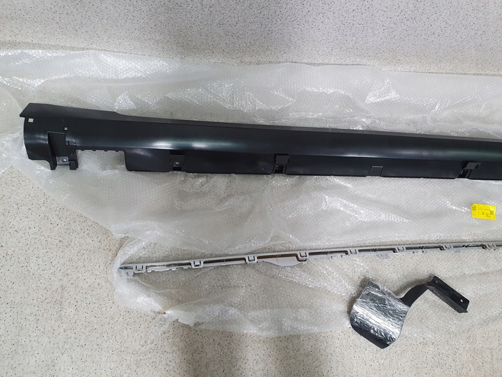 фото №10, Tesla модель s рестайлинг накладка планка пороговая правая комплект новое 6005875-00-j