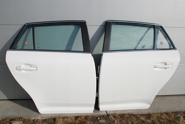 фото №7, Toyota avensis t27 универсал дверь l / p зад 040
