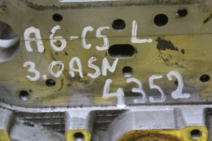 фото №16, Головка ліва audi a6 c5 a4 b6 b7 a8 d3 3.0 asn 06c103373f