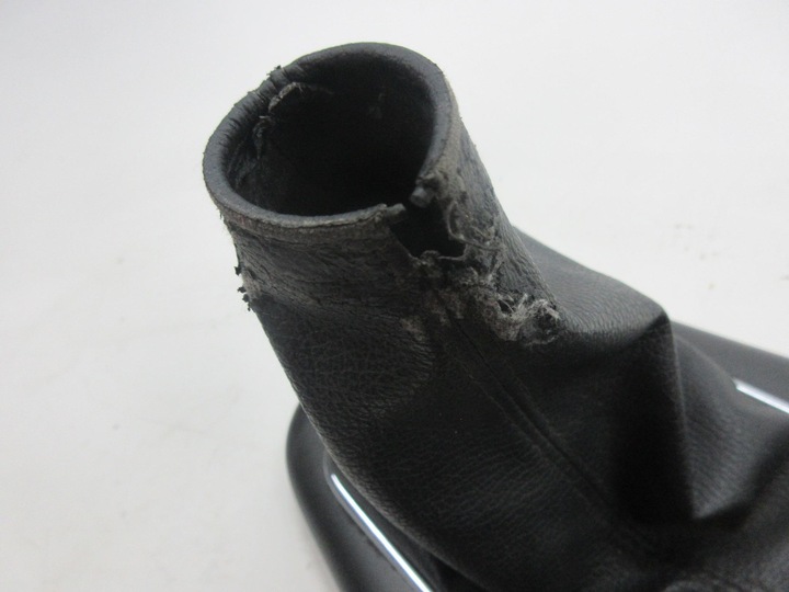 фото №6, Toyota avensis t25 2.2 d-cat 177km 2ad тунель середній попільничка чохол