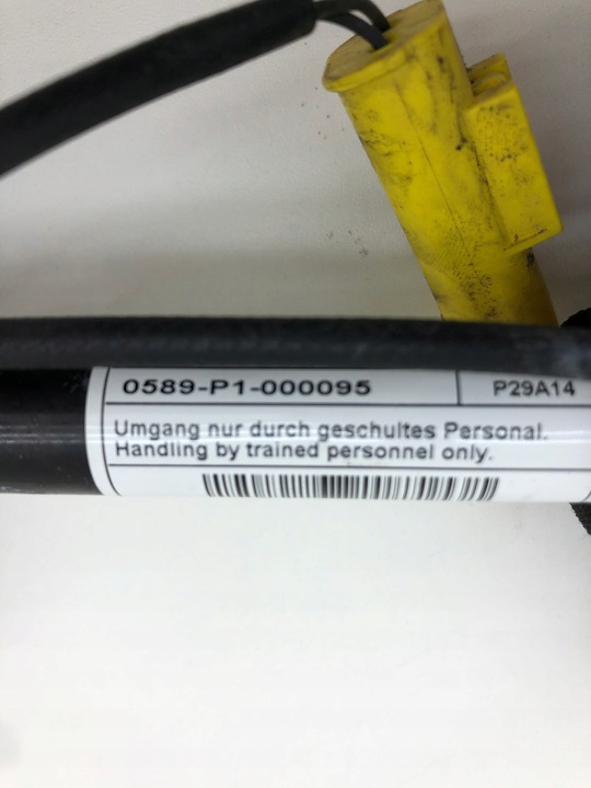 фото №7, Mercedes w205 петли капота патроны l+p комплект 775 a2058800828 a2058800928