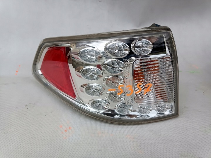 фото №6, Subaru impreza xv 11r права фара задня зад led