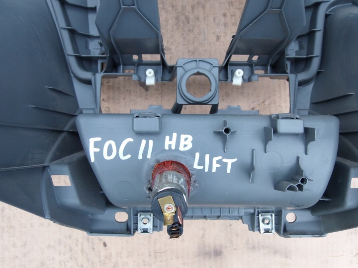 фото №4, Панель роздавальна консоль ford focus mk2 рестайлінг eur hb 5d