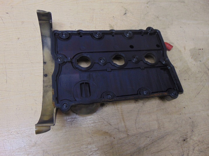 фото №8, Кришка клапанів головки audi a4 b6 3.0 v6