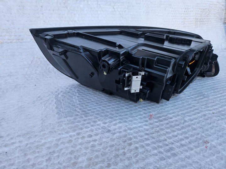 фото №8, Volvo v50 s40 рестайлинг фара передняя левая ксенон 31299587