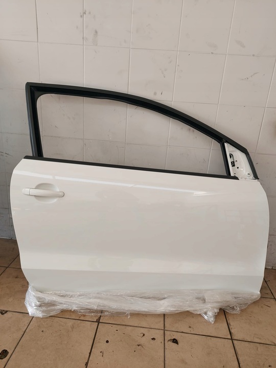 фото №1, Vw polo 6r0 3d дверь правые перед lc9a комплектные