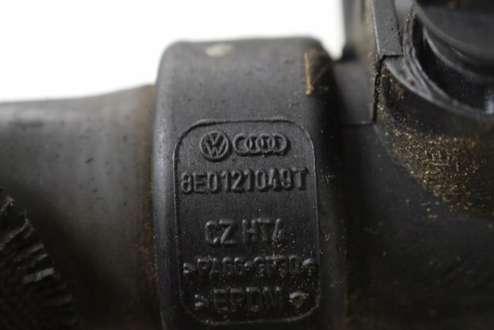 фото №5, Audi a4 8ec, b7 праве трубка  радіатор 2007 8e0121049t