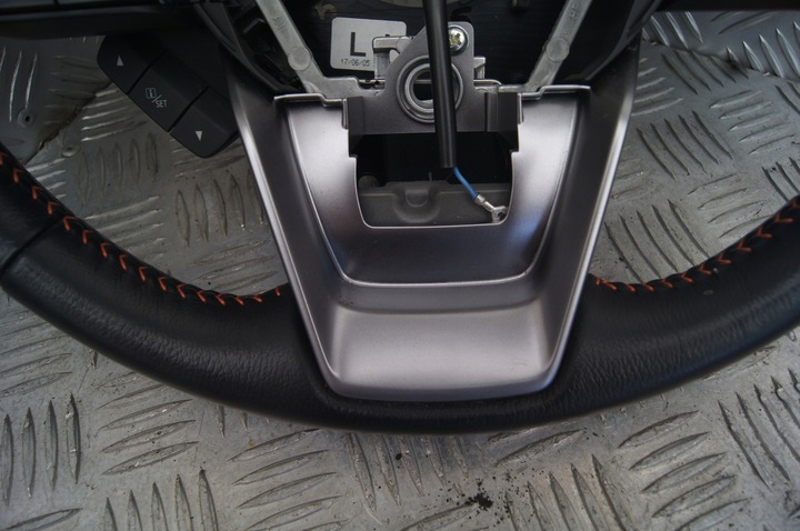 фото №5, Subaru xv ii crosstrek ii руль многофункциональный