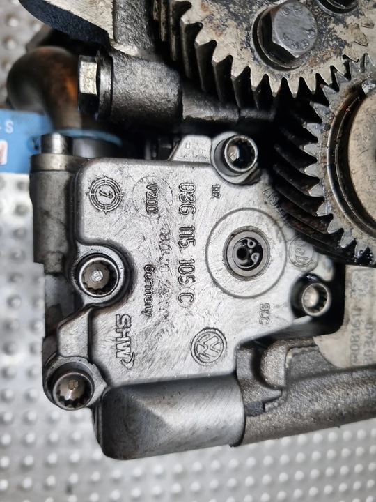 фото №8, Насос масла 03g103537 audi a4 b7 a6 c6 golf vi audi a3 8p 2.0 tdi bkd blb