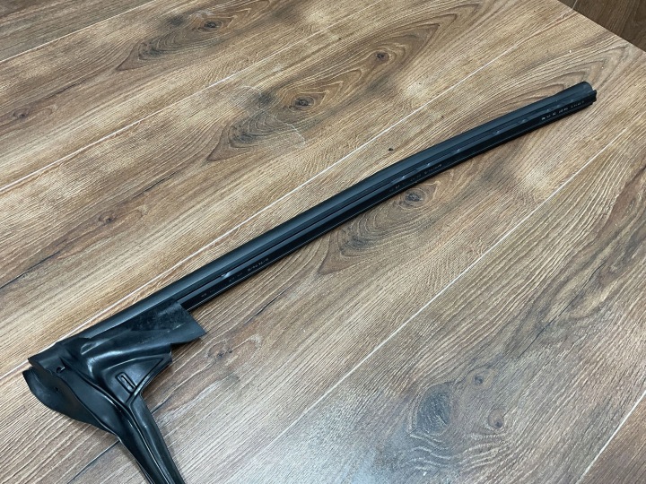 фото №8, Уплотнитель стёкла лобовой mercedes-benz sl r129 1238990097 a1238990097