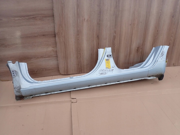 фото №1, Toyota yaris i 99-05 поріг лівий