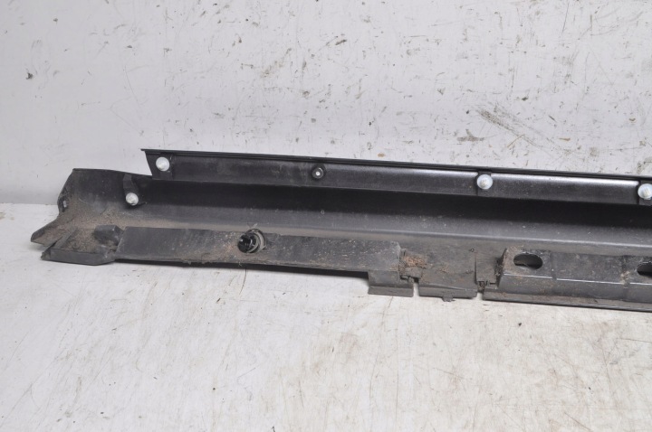 фото №10, Toyota yaris iv накладка пороговая правая 75850-k0080