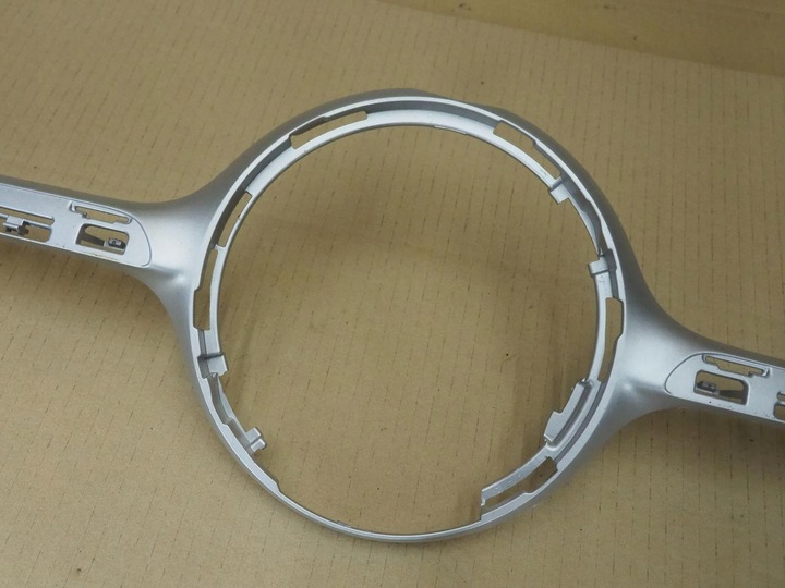 фото №6, Mercedes c клас w206 amg решітка радіатора емблема решітка a2068885000