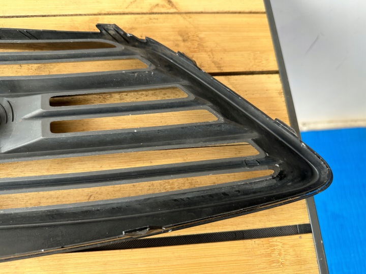фото №8, Volvo xc60 xc-60 r-design 31455078 решітка бампера передня права oem