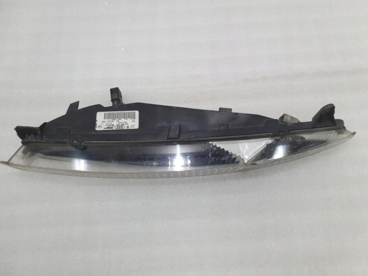 фото №6, Поворотник правое перед audi q7 4l 4l0953042