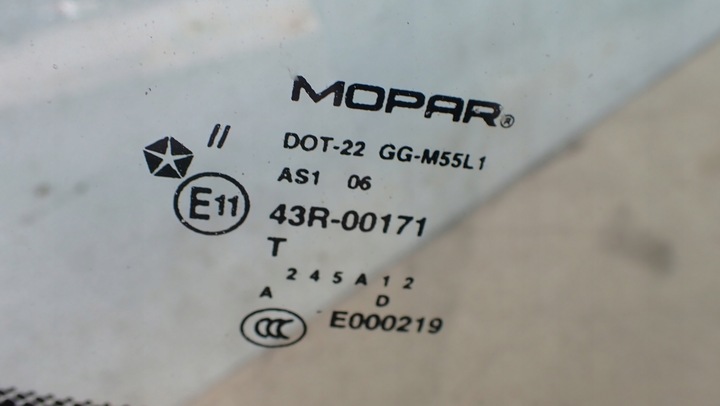 фото №6, Chrysler 300c стекло передняя лобовое 04-10