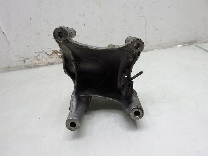 фото №6, Лапи двигателя правая vw touareg i 2.5 tdi 070199308a