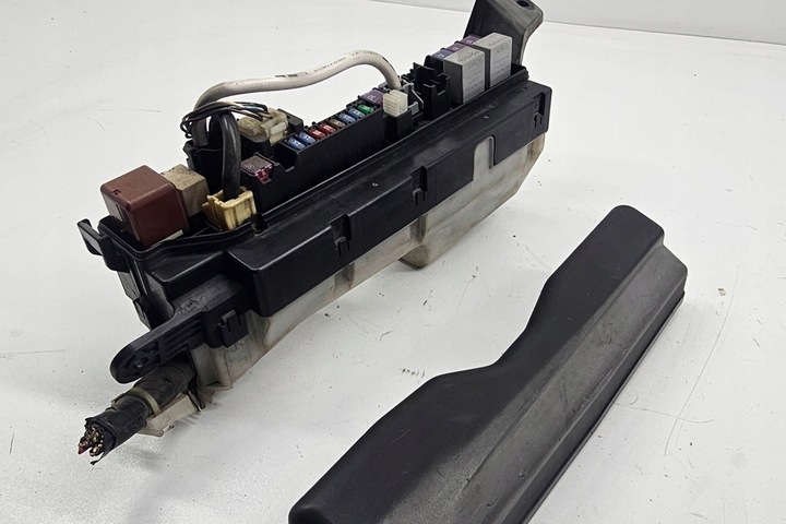 фото №8, Коробка запобіжників toyota corolla _e12_ 8179pa1 2.0l дизель 85kw 2006