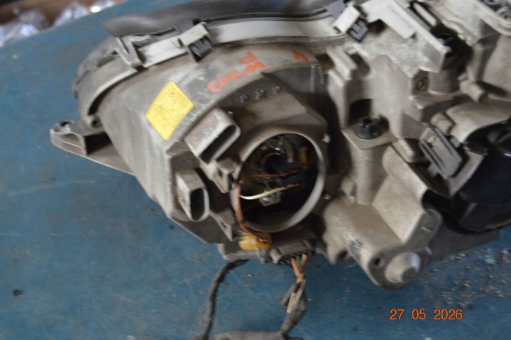 фото №8, Фара передня права mercedes-benz c w203 a2038201261 0301166272 ксенон