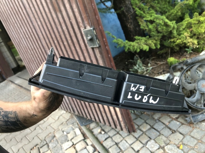 фото №3, Jeep grand cherokee wj рамка радіо решітка повітропровід