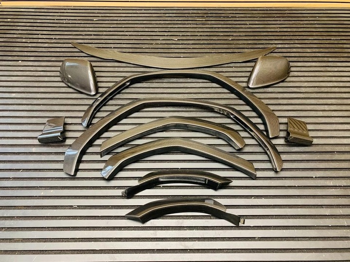 фото №9, Lamborghini urus перформанте капот підкрилок планки карбон набір