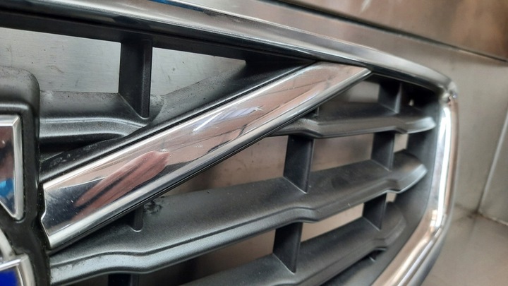 фото №8, Решітка радіатора решітка volvo v60 s60 ii r-design