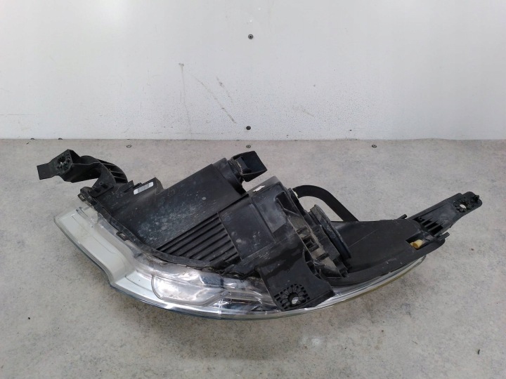 фото №13, Фара передняя правая citroen c3 ii fl 9673814480 9677033880 9677038180
