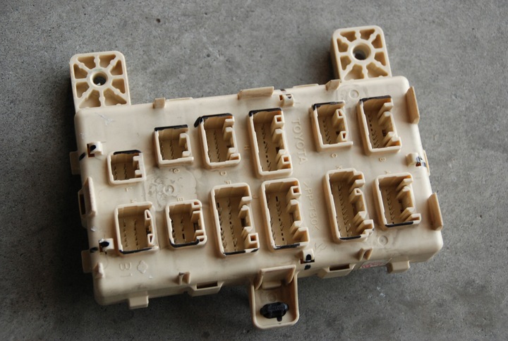 фото №1, Коробка корпус запобіжників lexus rx400 2007